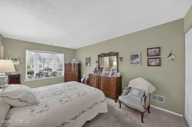 33 Carnaby Close, Freehold, NJ 07728