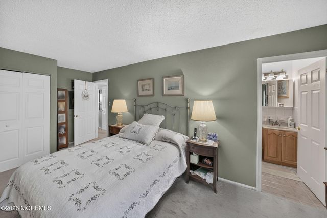 33 Carnaby Close, Freehold, NJ 07728