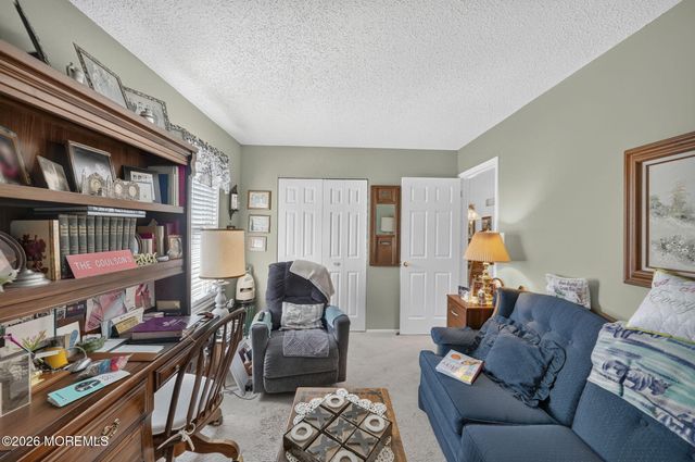 33 Carnaby Close, Freehold, NJ 07728