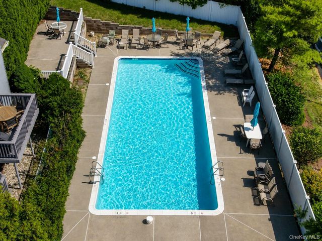 8 Village Gate Way 8, Nyack, NY 10960