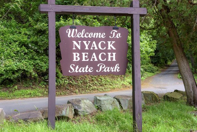 8 Village Gate Way 8, Nyack, NY 10960