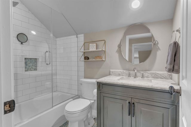 9597 CEDAR MIST CV E, Cordova, TN 38016