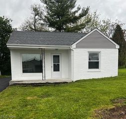 411 Wesley Avenue, Youngstown, OH 44509