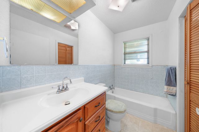 104 W Oak Street, Yantis, TX 75497