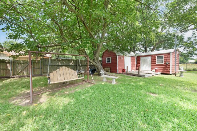 104 W Oak Street, Yantis, TX 75497