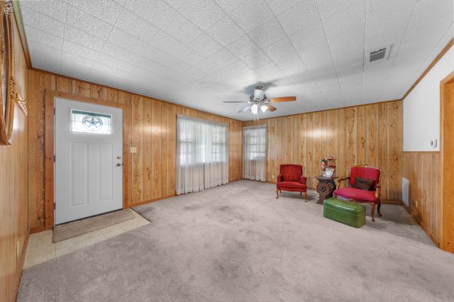 104 W Oak Street, Yantis, TX 75497
