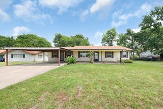 104 W Oak Street, Yantis, TX 75497