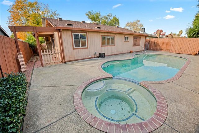 8020 Ramblewood Way, Citrus Heights, CA 95621