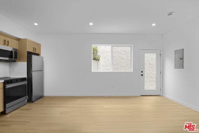 10826 Hesby Street, North Hollywood (los Angeles), CA 91601