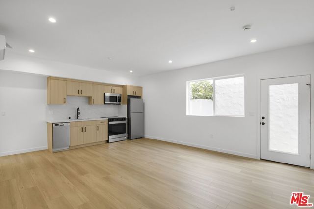 10826 Hesby Street, North Hollywood (los Angeles), CA 91601