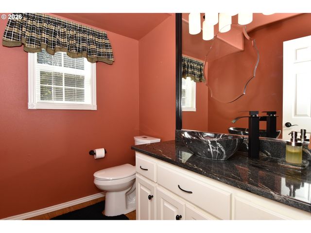 39735 HOOD St, Sandy, OR 97055