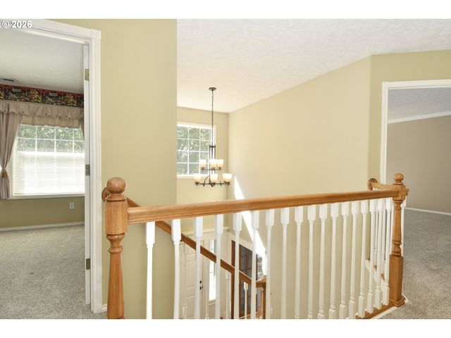 39735 HOOD St, Sandy, OR 97055