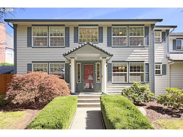 39735 HOOD St, Sandy, OR 97055
