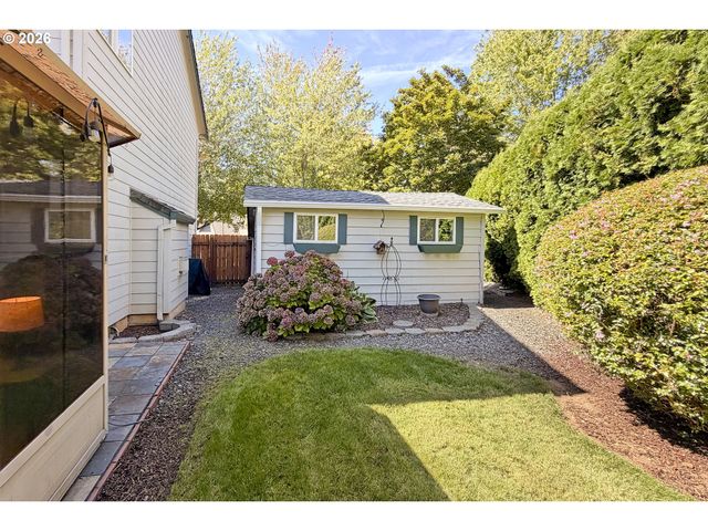 39735 HOOD St, Sandy, OR 97055