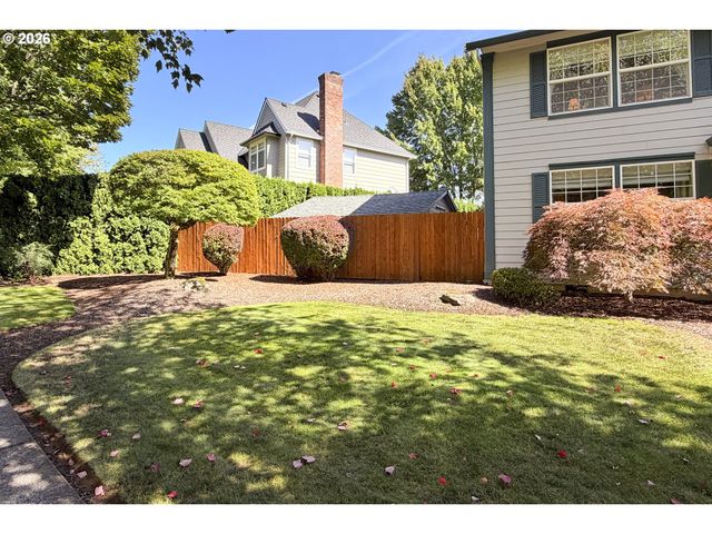 39735 HOOD St, Sandy, OR 97055