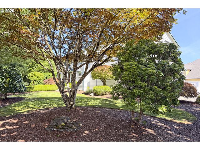 39735 HOOD St, Sandy, OR 97055