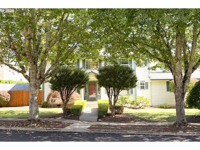 39735 HOOD St, Sandy, OR 97055