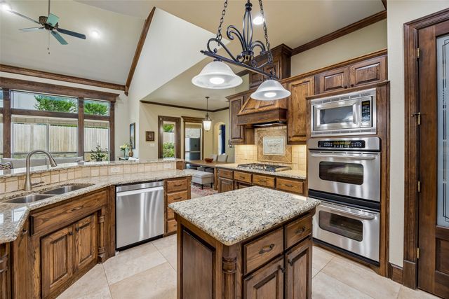 1608 Tuscan Ridge Circle, Southlake, TX 76092