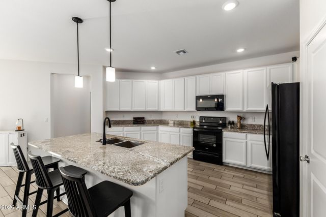 7910 N 82ND Lane, Glendale, AZ 85303