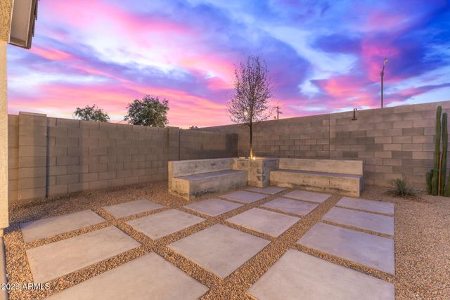 7910 N 82ND Lane, Glendale, AZ 85303