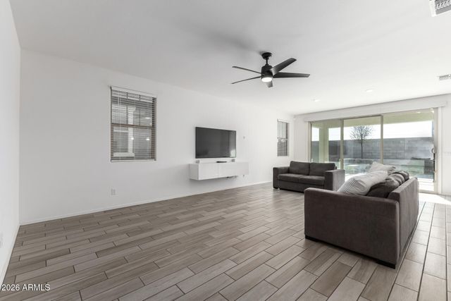 7910 N 82ND Lane, Glendale, AZ 85303