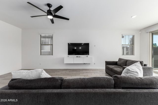 7910 N 82ND Lane, Glendale, AZ 85303