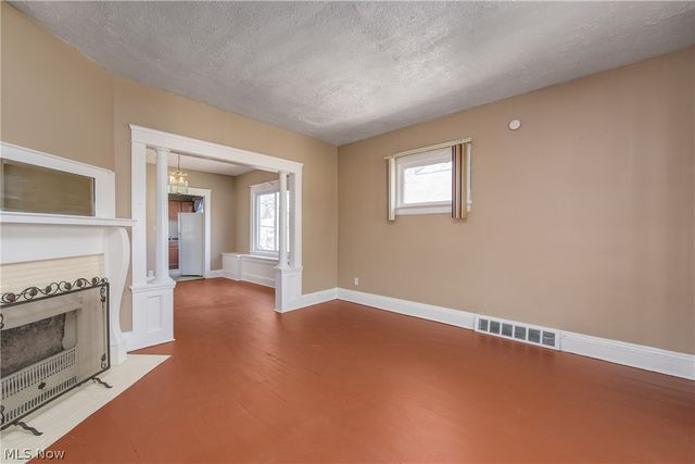 8206 Crumb Avenue, Cleveland, OH 44103