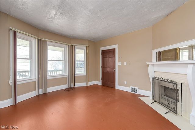 8206 Crumb Avenue, Cleveland, OH 44103