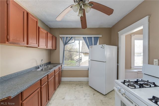 8206 Crumb Avenue, Cleveland, OH 44103
