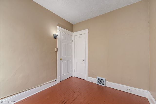 8206 Crumb Avenue, Cleveland, OH 44103