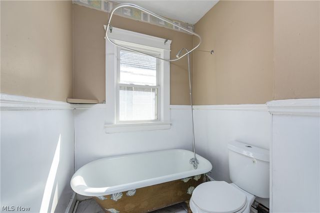 8206 Crumb Avenue, Cleveland, OH 44103
