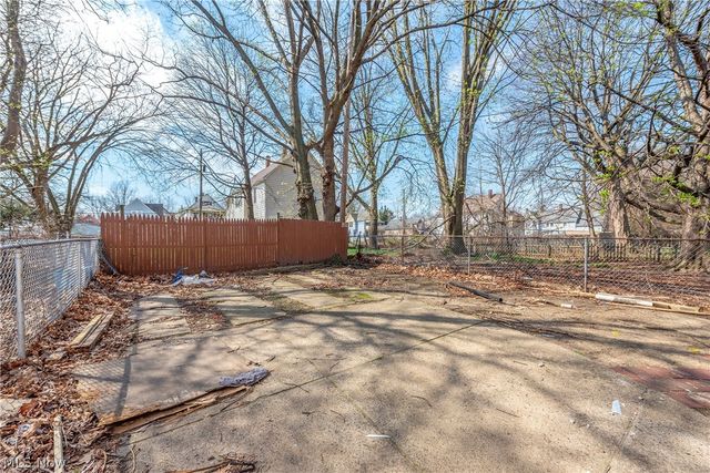 8206 Crumb Avenue, Cleveland, OH 44103