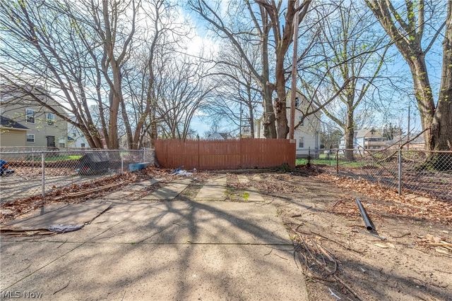 8206 Crumb Avenue, Cleveland, OH 44103
