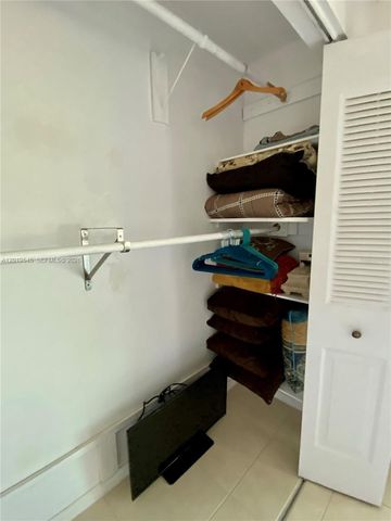 12 Dorchester A 12, West Palm Beach, FL 33417