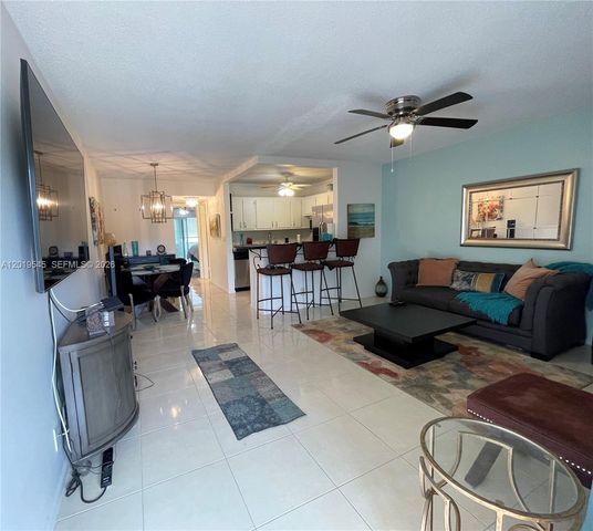 12 Dorchester A 12, West Palm Beach, FL 33417