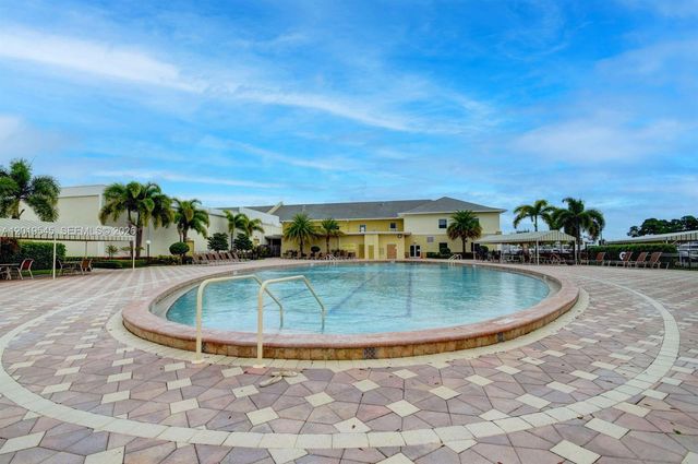12 Dorchester A 12, West Palm Beach, FL 33417