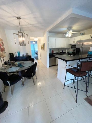 12 Dorchester A 12, West Palm Beach, FL 33417