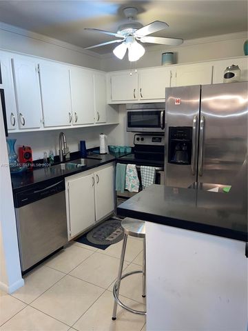 12 Dorchester A 12, West Palm Beach, FL 33417