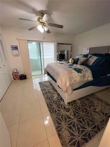12 Dorchester A 12, West Palm Beach, FL 33417