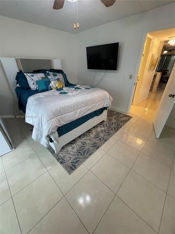 12 Dorchester A 12, West Palm Beach, FL 33417