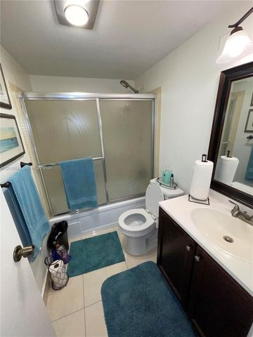 12 Dorchester A 12, West Palm Beach, FL 33417