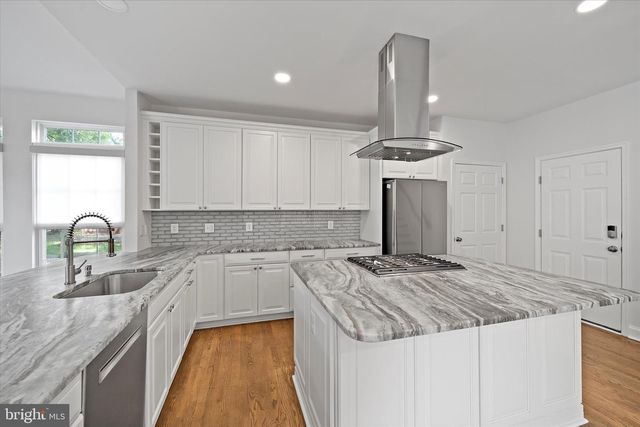 46999 BAINBRIDGE PL, Sterling, VA 20165