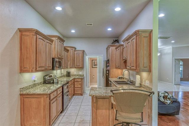 1408 Foxboro Lane, Blanchard, OK 73010