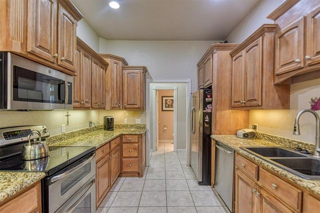 1408 Foxboro Lane, Blanchard, OK 73010