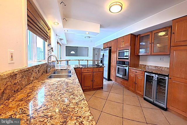 15 TIBER LN, Willingboro, NJ 08046