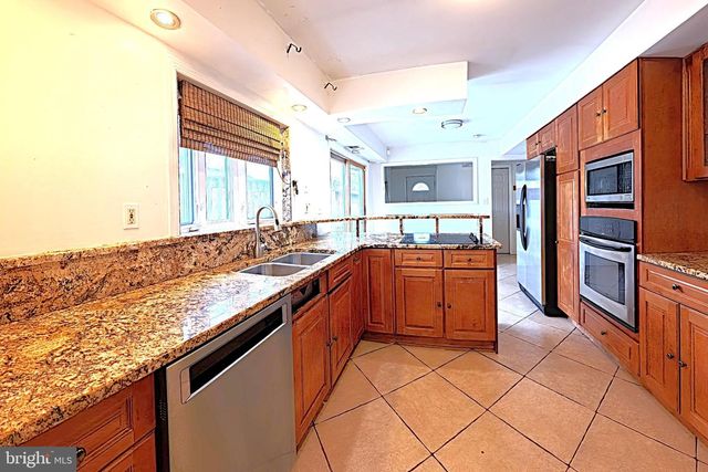 15 TIBER LN, Willingboro, NJ 08046