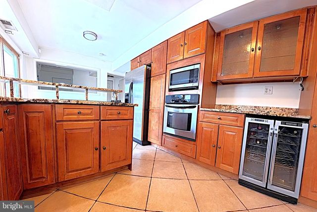 15 TIBER LN, Willingboro, NJ 08046