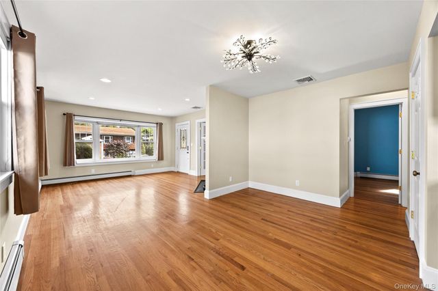 15 Pershing Avenue, Locust Valley, NY 11560