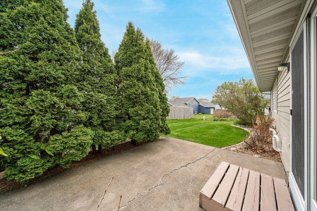 1166 APPLE BLOSSOM DRIVE, Neenah, WI 54956