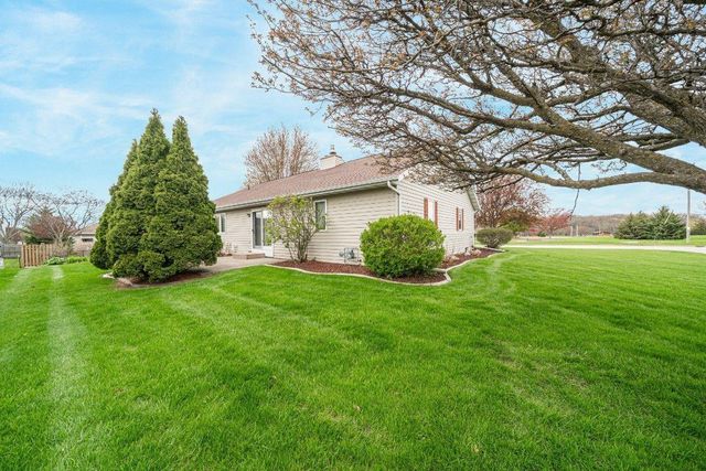 1166 APPLE BLOSSOM DRIVE, Neenah, WI 54956